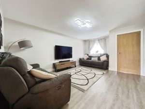 Lounge- click for photo gallery